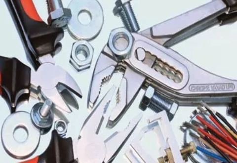 Stilvolle Terrasse mit Außenjalousien