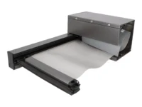 Motorisierte Sonnenschutzmarkise mit grauem Stoff